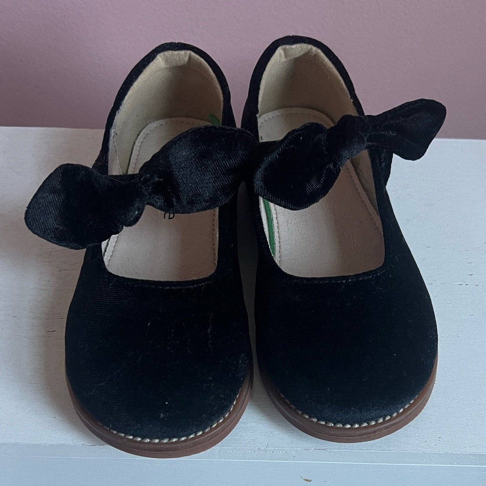 Elegant Black velvet look Kids Dress Shoes with Bow